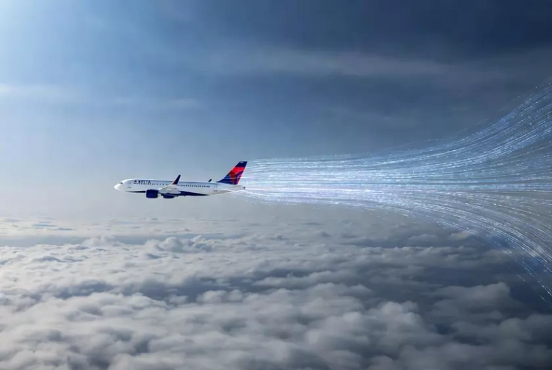 Самолет Delta с спутниковым оборудованием Amazon Kuiper на фюзеляже