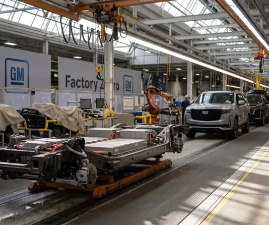 GM сбавляет обороты: почему электрические Sierra и Escalade остановились на полпути