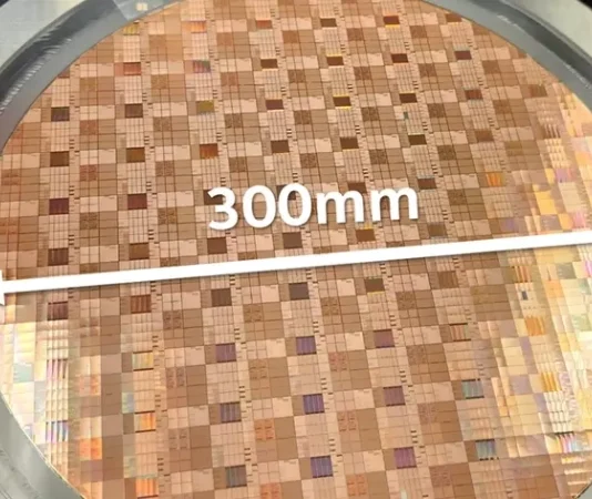 Intel «подружила» кремний и галлий: прорывная технология тоньше волоса обещает революцию в электронике