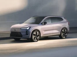 Volvo XC70 к 99-летию: Технологический прорыв с кинотеатром на лобовом стекле