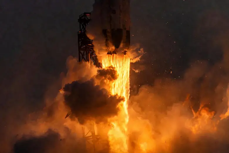 Запуск ракеты Long March 8