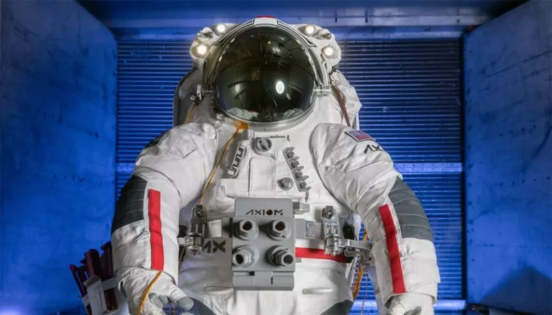 Прототип лунного скафандра AxEMU