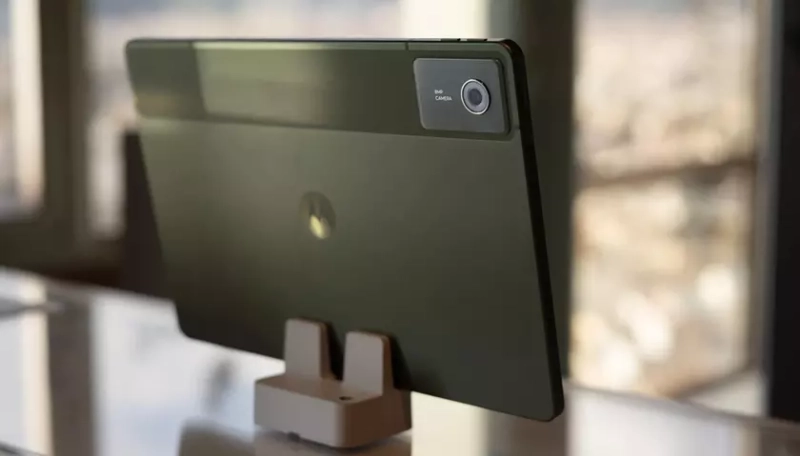 Tech Fans on Alert: Motorola's Moto Pad 2026 Rumored to Break New Ground