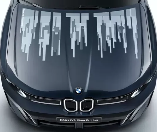 BMW представила революционный E Ink-кузов: как технология электронных чернил изменит автомобили будущего