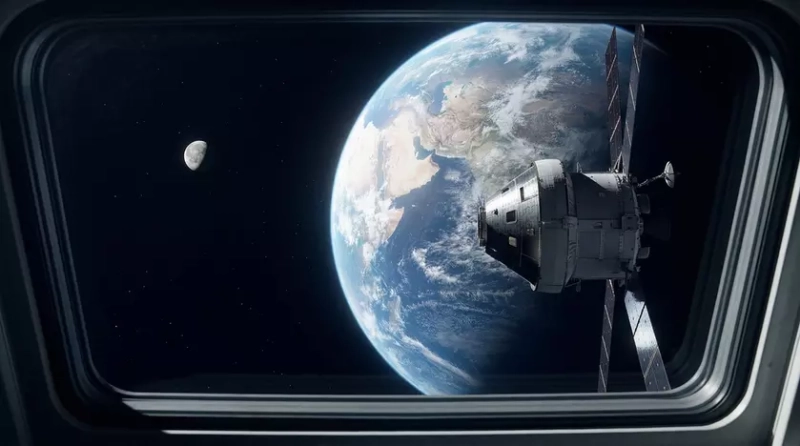 Корабль Orion миссии Artemis II в космосе