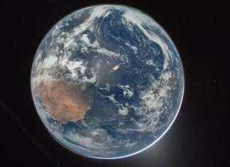 NASA раскрыло эксклюзивный кадр Земли с борта корабля Orion: первое фото астронавта за 50 лет