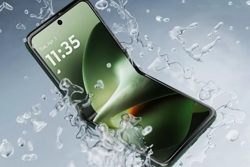 Unfolding Innovation: A Closer Look at the Motorola Razr 70 Plus