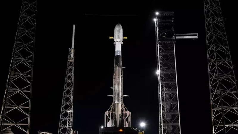 Ракета Falcon 9 на стартовой площадке мыса Канаверал
