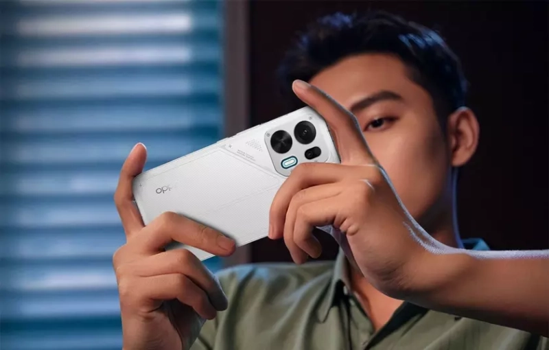 Смартфон Oppo K15 Pro Plus с LED-подсветкой