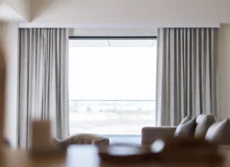 Xiaomi представила умные шторы, которые можно закрывать по частям: революция домашней автоматизации