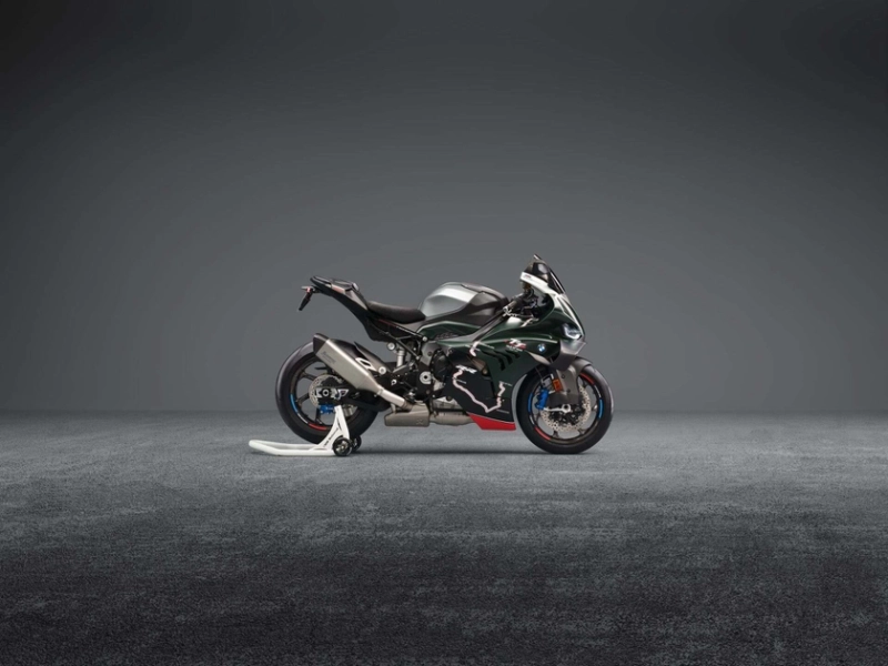 Мотоцикл BMW M 1000 RR TT-Edition в цвете British Racing Green