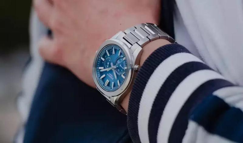 Часы для настоящих гиков: знакомство с Casio Edifice EQB-1300