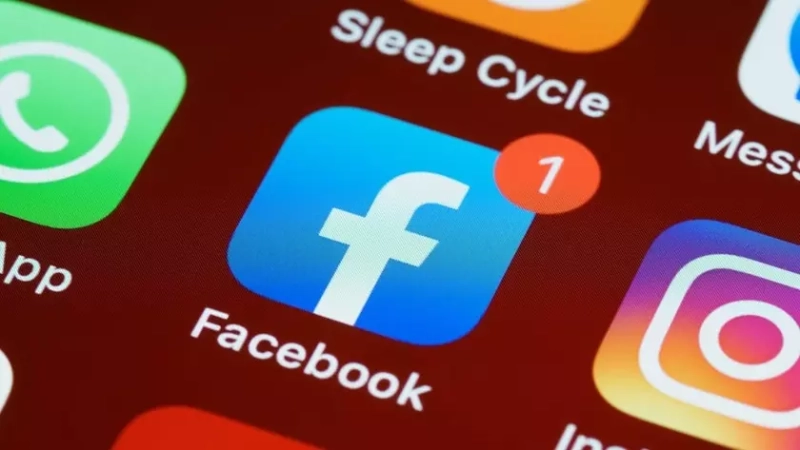 Изменения в Дизайне Логотипов Instagram, Facebook и WhatsApp: Краткий Обзор