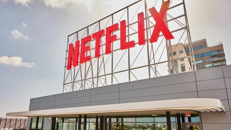 Революция на высоте: Netflix представляет захватывающую вывеску