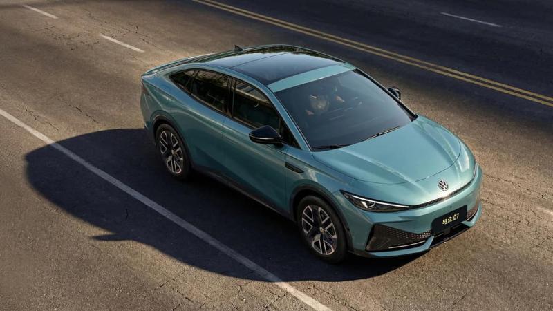 Спортивный силуэт Volkswagen ID. Unyx 07