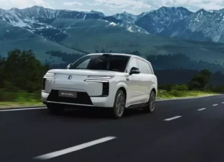 BYD Denza N8L: как китайцы переписали правила игры в зарядке электромобилей