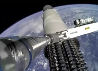 SpaceX зажгла неоновый маяк над Калифорнией: 50 оттенков орбиты в одном запуске