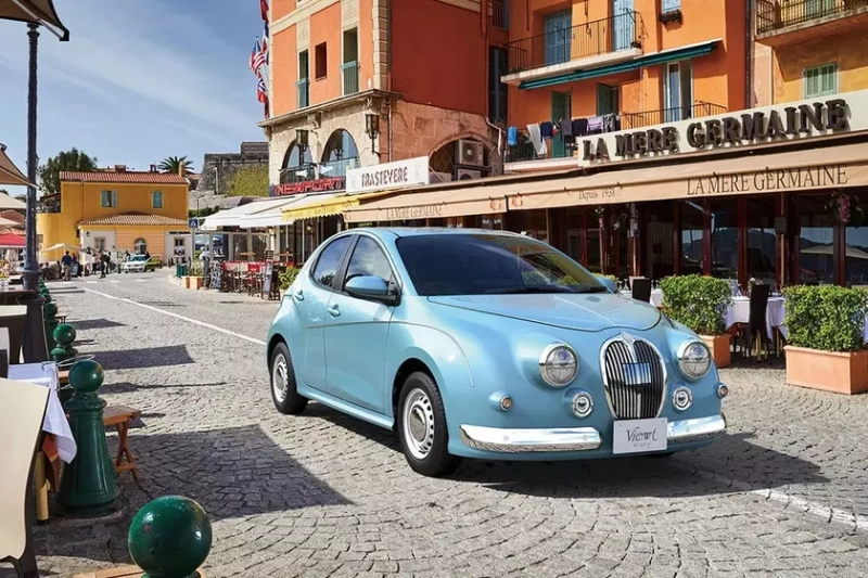 Ретро-хэтчбек Mitsuoka Viewt Story синего цвета