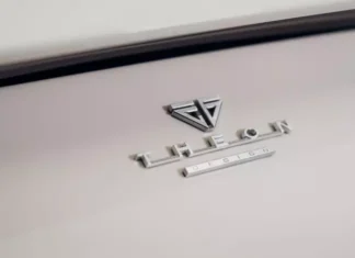 Theon Design: как за 6000 часов превратить Porsche 911 в углепластиковый шедевр