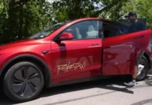 Беспилотное вторжение: Как Tesla штурмует улицы Остина и бросает вызов Waymo