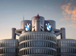 BMW встала в строй Мстителей: как E Ink и Человек-паук продают электромобили Neue Klasse