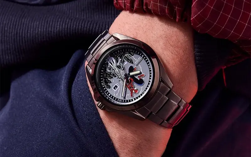 Citizen UK анонсировала часы Spider-Man Eco-Drive в стиле комиксов с люминесцентным рисунком