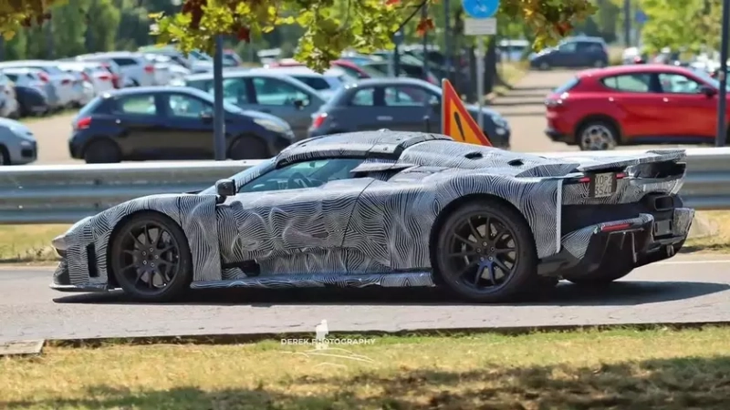 Прототип Ferrari F80 на дорожных тестах