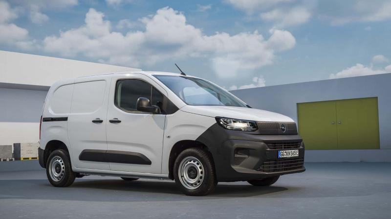 Fiat Doblò EasyPRO: Рабочая лошадка для тех, кому ехать, а не «шashечки»