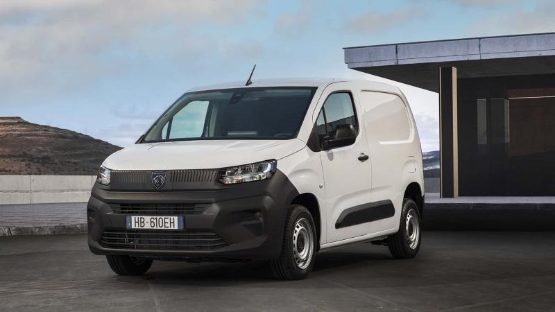 Fiat Doblò EasyPRO: Рабочая лошадка для тех, кому ехать, а не «шashечки»