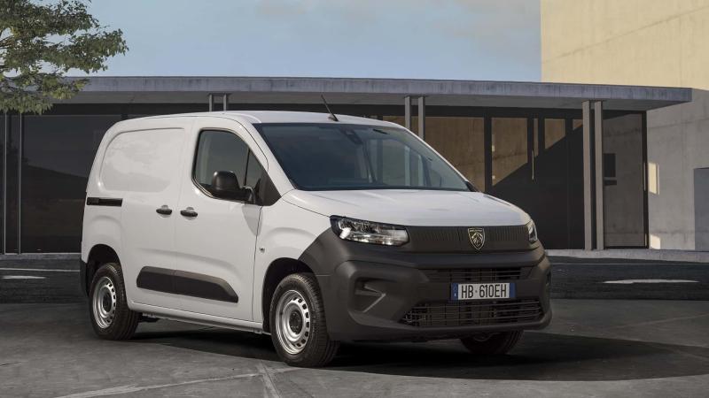 Fiat Doblò EasyPRO: Рабочая лошадка для тех, кому ехать, а не «шashечки»