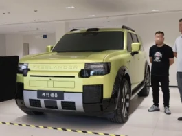 Freelander 8: как британский бренд переродился в китайский флагман с экраном на всё лобовое стекло