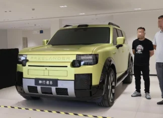 Freelander 8: как британский бренд переродился в китайский флагман с экраном на всё лобовое стекло