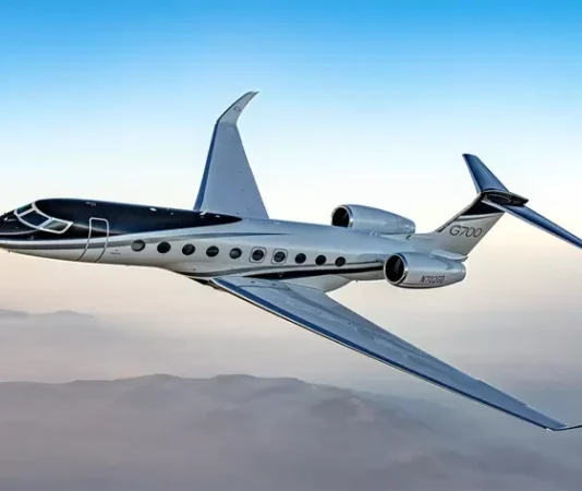 Gulfstream G700 прошел испытание на 100% биотопливе: как бизнес-авиация борется с климатом на высоте 15 км