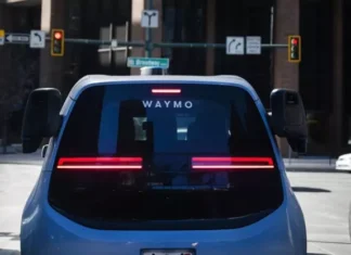 Система против хаоса: как Waymo поймала пьяных подростков за преступление в движущемся такси