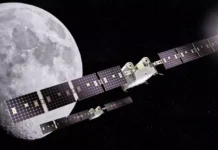 NASA протестирует автономное сближение спутников на лунной орбите: зачем агентству космические «догонялки»
