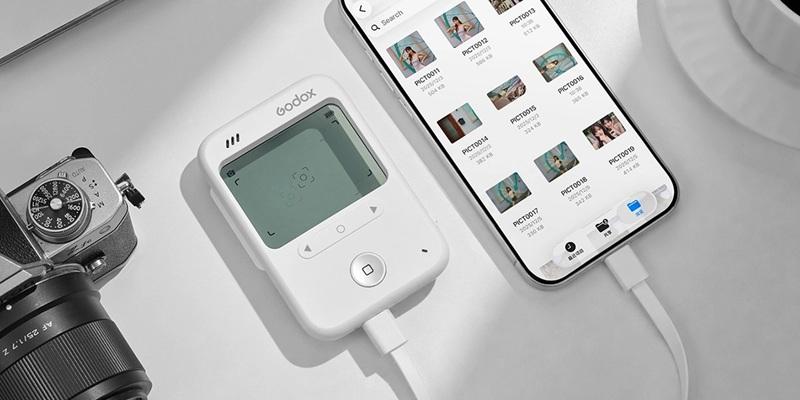 Представлена Godox C100 — ультрабюджетная компактная камера с прозрачным видоискателем вместо LCD-экрана
