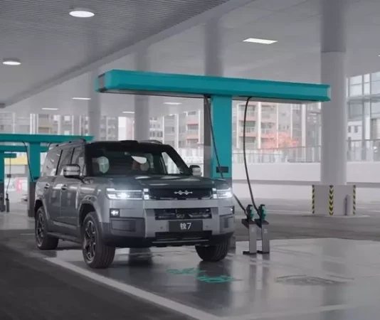BYD раскрыла амбициозный план электрической революции: 7000 суперзарядных станций и 9-минутная подзарядка