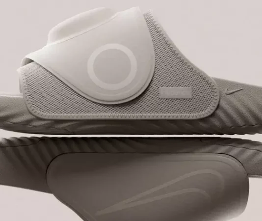 Nike и Hyperice создали «умные» тапки с подогревом и вибрацией: восстановление после тренировки теперь требует зарядки