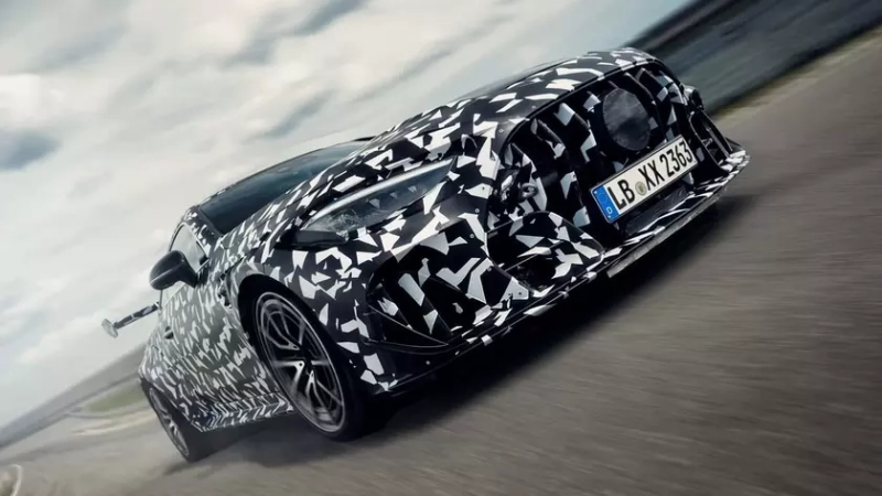 Прототип Mercedes-AMG CLE Mythos на трассе