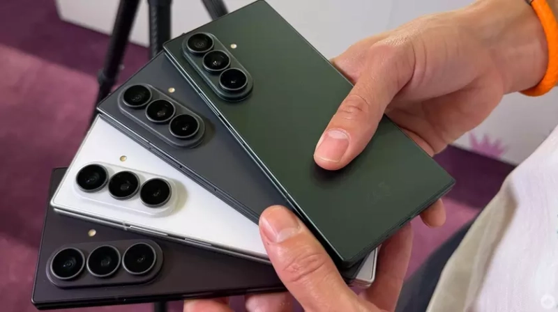 Samsung's Galaxy Z Fold 8 Ultra Unveiled: A New Era for Foldables