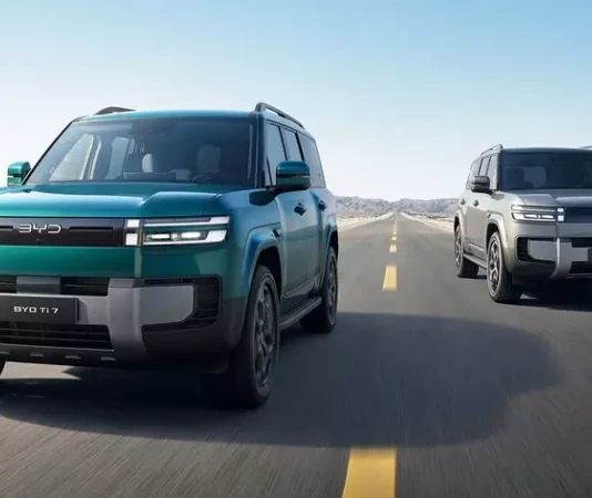 BYD Ti 7: Брутальный гибридный кроссовер с 402 л.с. бросил вызов Land Rover Defender