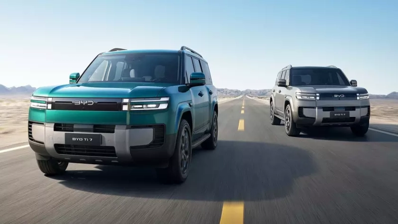 Передний план кроссовера BYD Ti 7