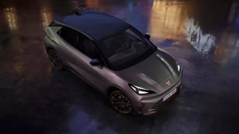 Экстерьер Cupra Raval 2026 года в матовом бронзовом цвете