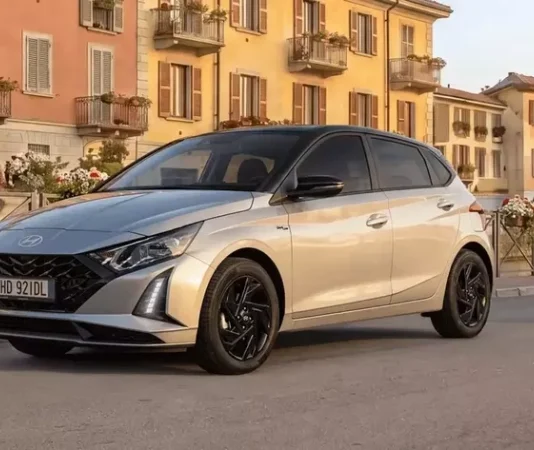 Hyundai анонсировала обновленный i20 2027 года: раскрыли интеграцию 5G и полный список комплектаций