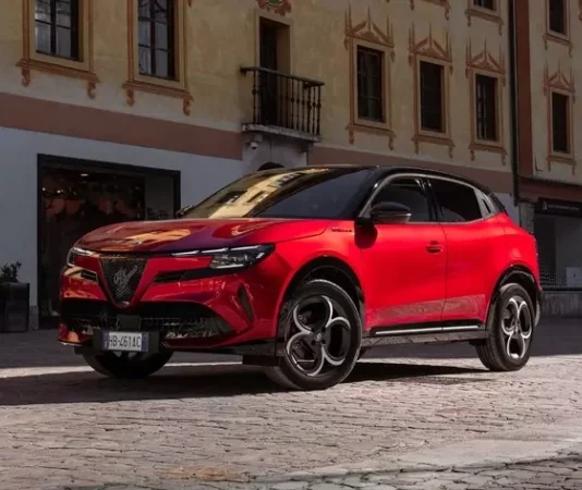 Alfa Romeo Junior Ibrida Sport Speciale: итальянский премиум для Токио раскрывает свои карты — ограниченная серия уже в продаже