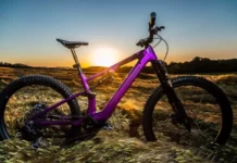 DJI встала на два колеса: флагманский электробайк Crussis e-Full 12.11 Pro X с USB-C для ноутбука протестировал технолог