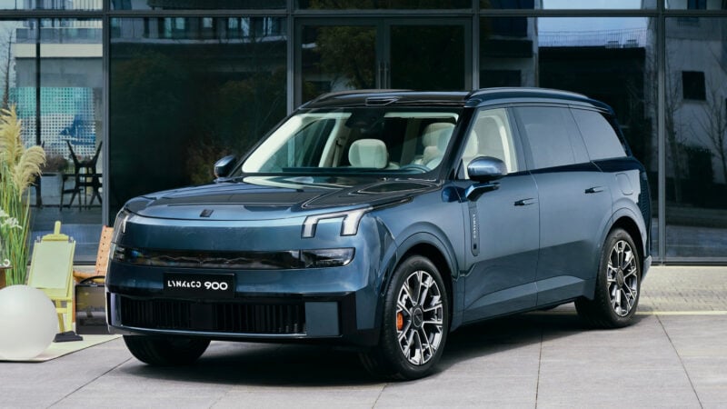 Кроссовер Lynk & Co 900