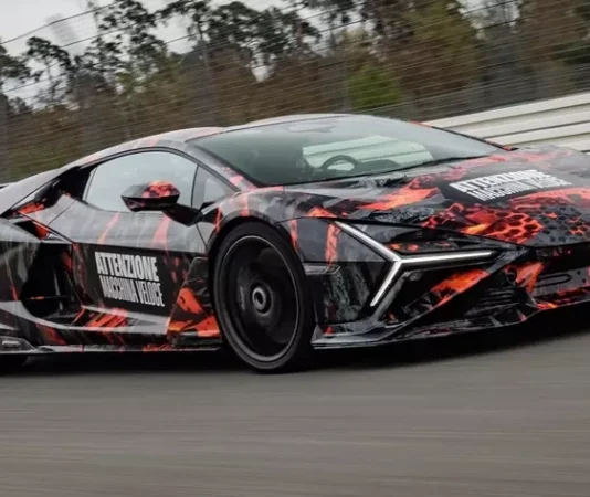 Lamborghini Revuelto SV протестировала свои возможности на Хоккенхайме: гибридный суперкар показал рекордное время