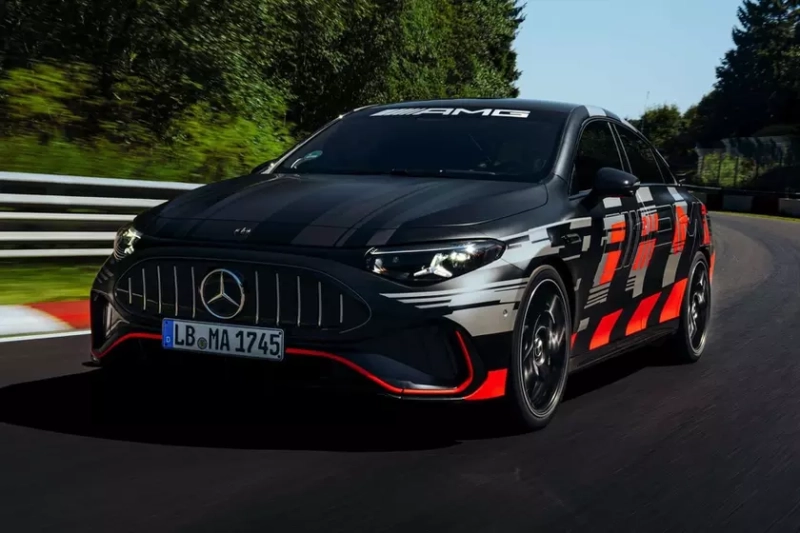 Электрический Mercedes-AMG CLA 45 на треке Нюрбургринг