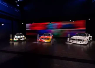 50 лет искусства в движении: BMW представила ретроспективу всех 20 арт-каров в уникальной выставке